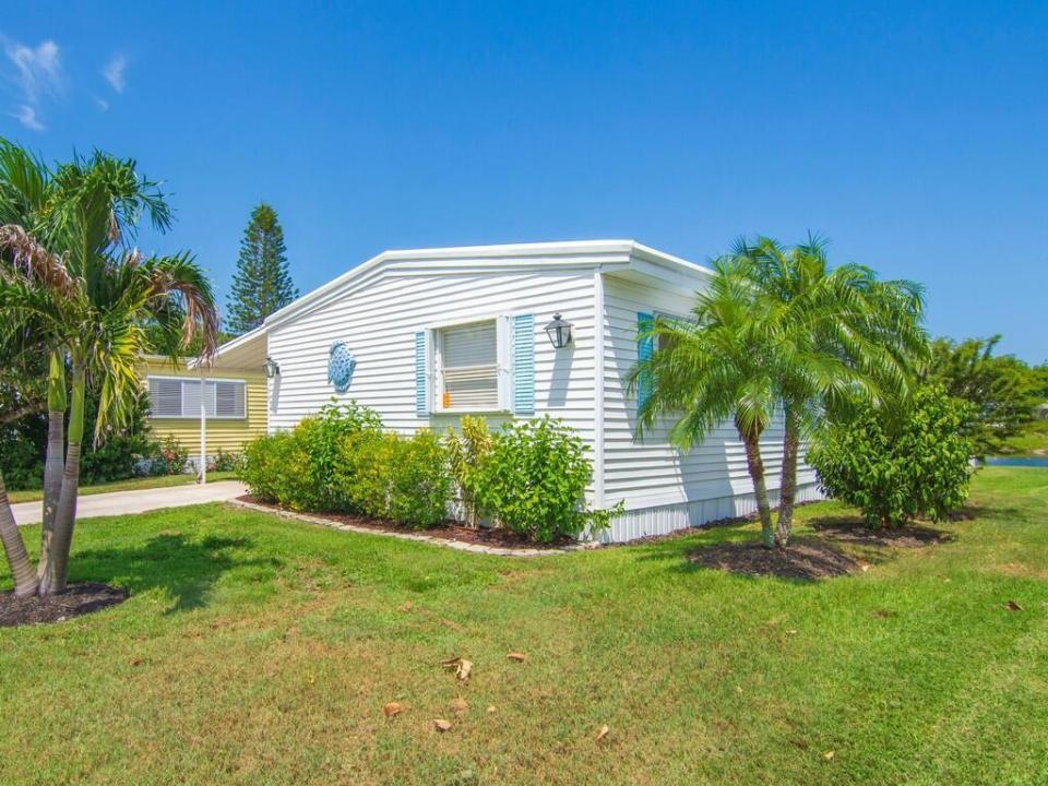 44 Village Lane, Jensen Beach, Floride 34957, États-Unis
