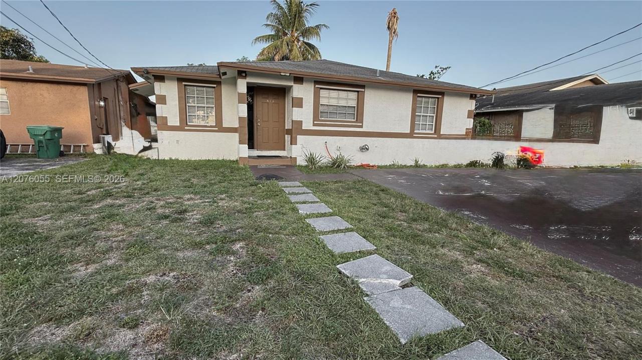 230 NW 7th Ave, Dania Beach, Floride 33004, États-Unis