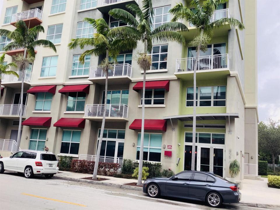 313 NE 2ND Street 305, Fort Lauderdale, Florida 33301, USA
