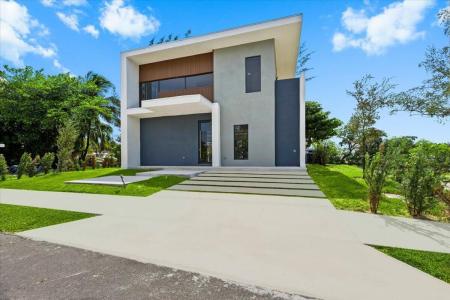 201 NW 14TH Way, Dania Beach, Florida 33004