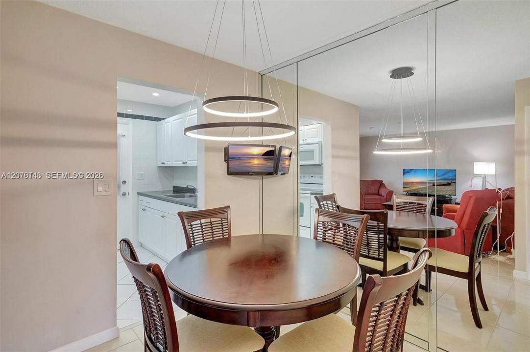17001 NE 13th ave 306, Miami, Floride 33162, États-Unis