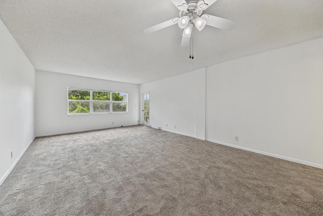 6731 Cypress Road Unit 402, Plantation, Florida 33317, USA