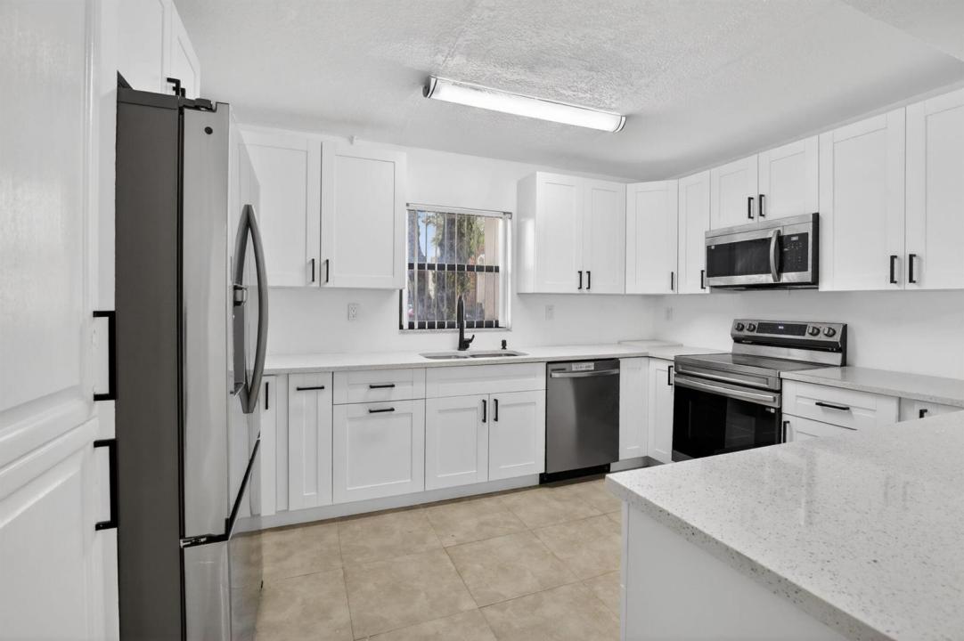 11556 NW 1ST Street, Plantation, Floride 33325, États-Unis