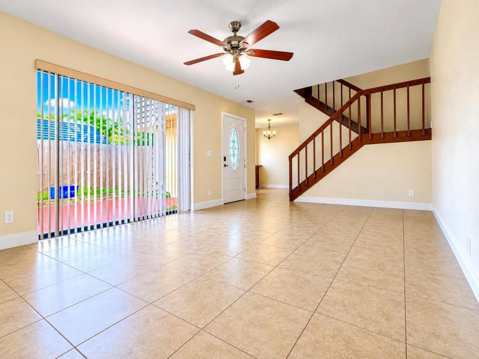 256 Lake Arbor Drive, Palm Springs, فلوريدا 33461, الولايات المتحدة