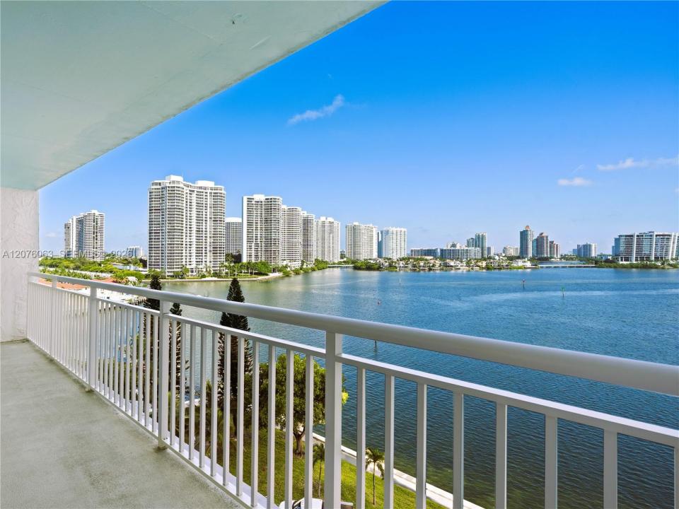 301 174th St 901, Sunny Isles Beach, Floride 33160, États-Unis