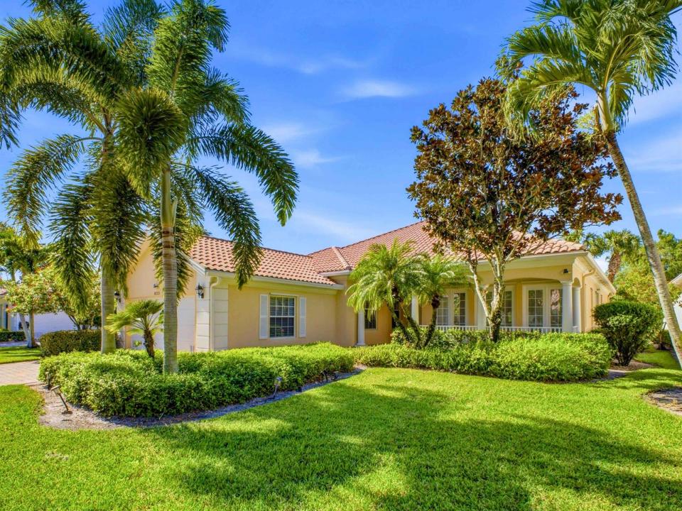8033 KALIKO Lane, Wellington, Florida 33414, USA
