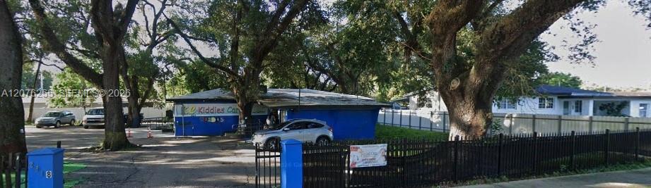 2818 NW 169th Ter, Miami Gardens, Florida 33056, USA