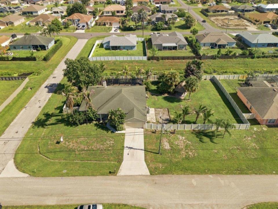 499 SW MILLARD Drive, Port St. Lucie, Floride 34953, États-Unis