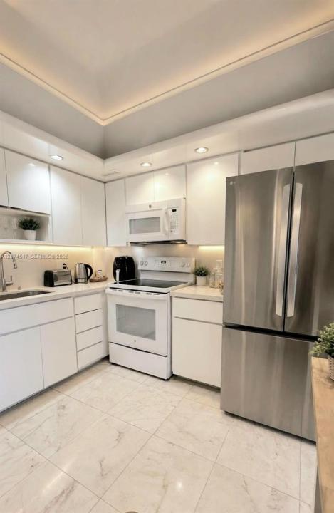 1985 S Ocean Dr 17P, Hallandale Beach, Floride 33009, États-Unis