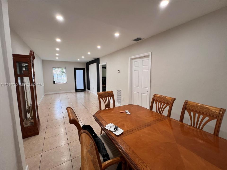 1318 NW 34th St, Miami, Florida 33142, Stati Uniti