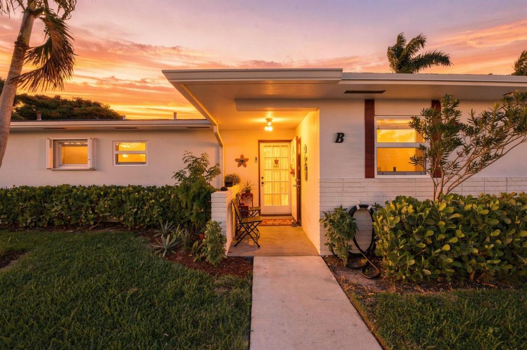 2761 EMORY W Drive B, West Palm Beach, Florida 33415, USA