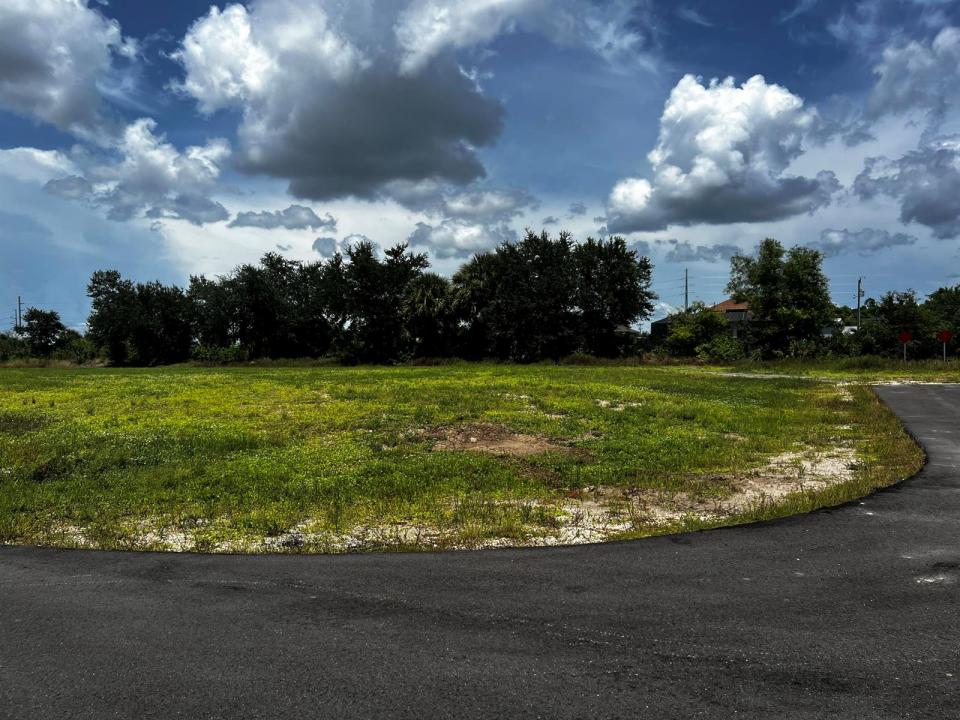 1011 NE 23RD Street, Cape Coral, Floride 33909, États-Unis