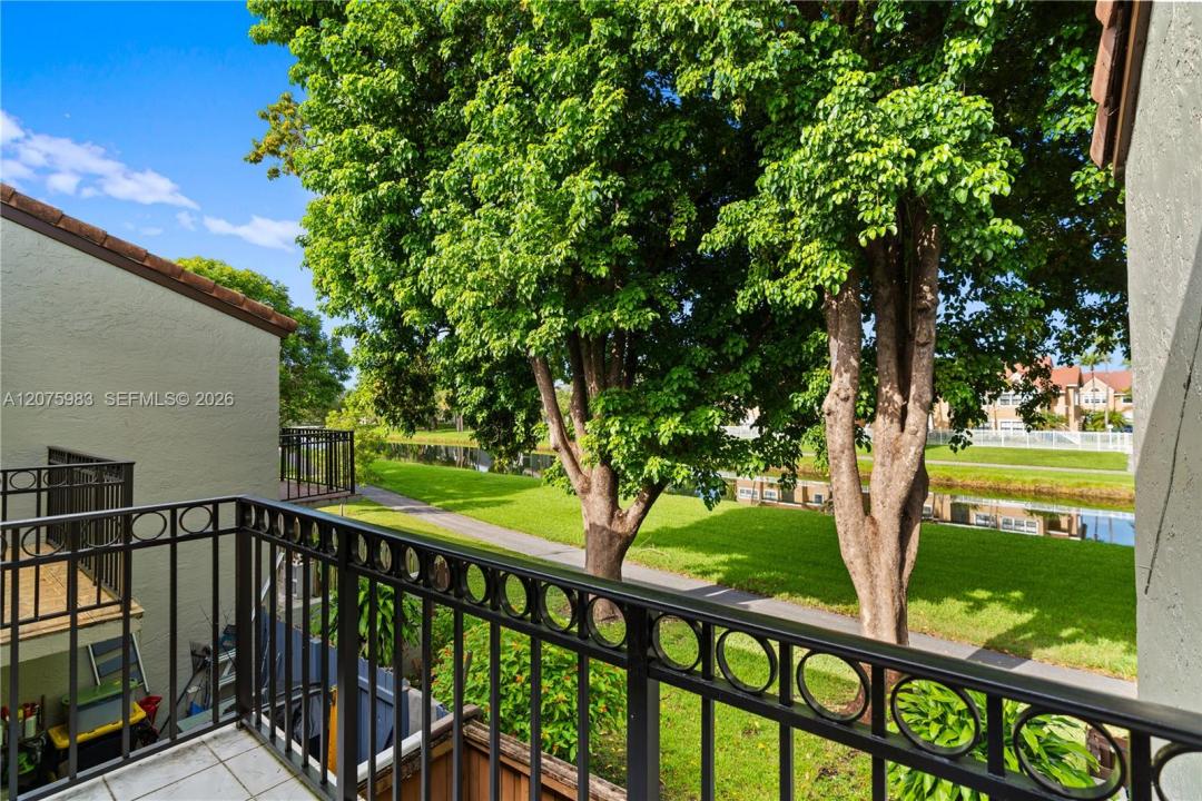 10450 SW 154th Ct 2, Miami, Florida 33196, USA