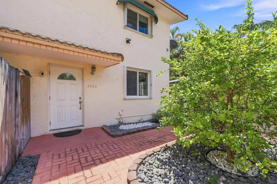 3203 McDonald Street 3203, Miami, Florida 33133, Stati Uniti
