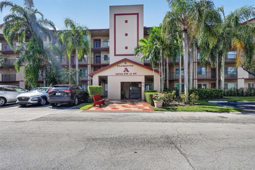 13700 SW 11th Street 203A, Pembroke Pines, Floryda 33027, USA