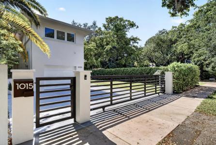 1015 Madrid Street, Coral Gables, フロリダ 33134, アメリカ合衆国