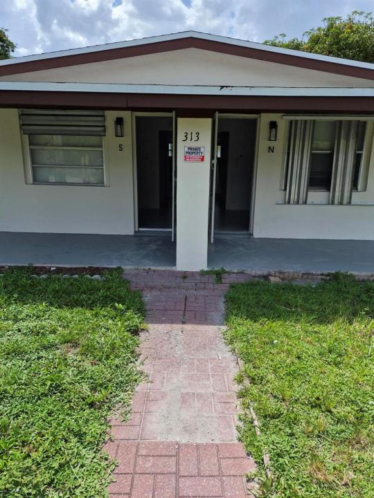 313 SW 1st Terrace, Deerfield Beach, פלורידה 33441, ארצות הברית של אמריקה