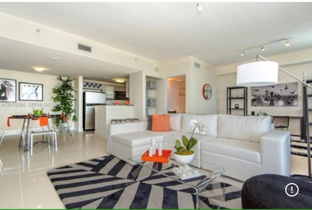 1871 NW S River Dr 1006, Miami, Florida 33125, Stati Uniti