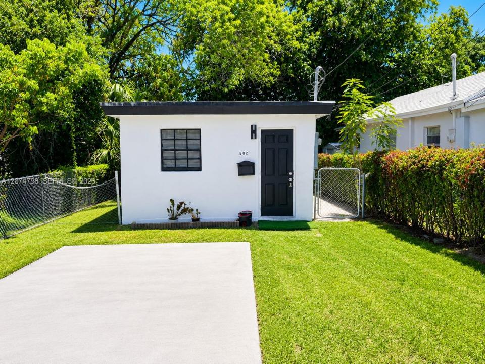 802 NW 3rd Ter, Hallandale Beach, Flórida 33009, Estados Unidos