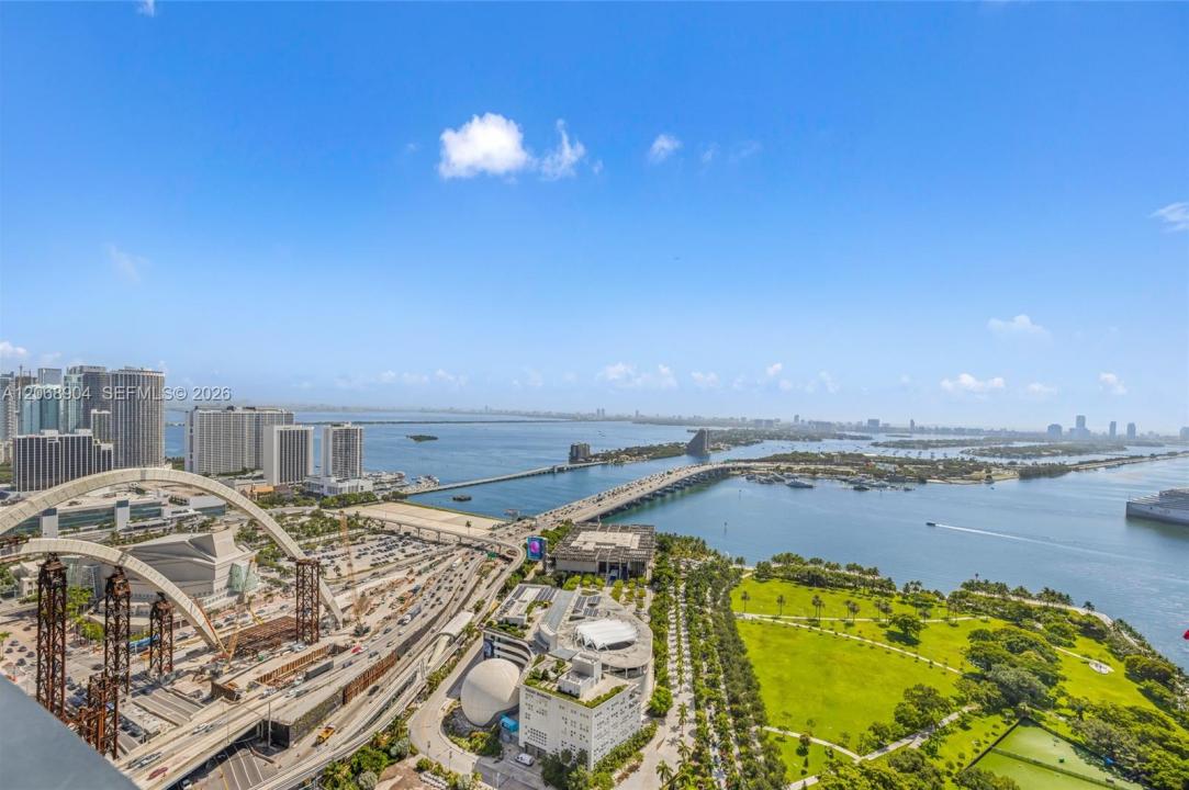 1000 Biscayne Blvd 3901, Miami, Florida 33132, Stati Uniti