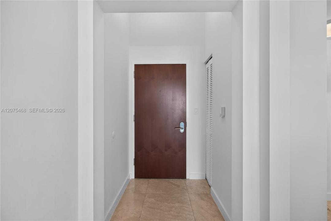 31 SE 5th St 4212, Miami, Florida 33131, USA