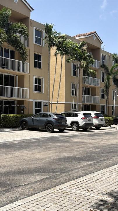 619 E Sheridan St 105, Dania Beach, Florida 33004, USA