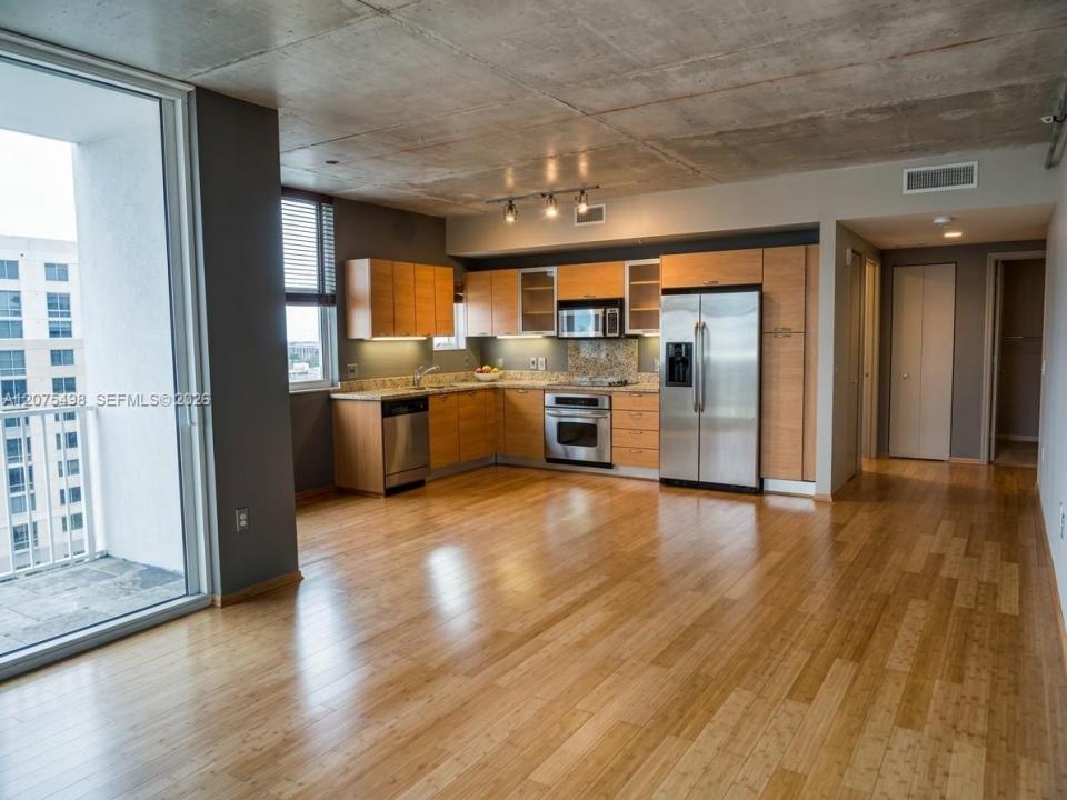 3180 SW 22nd Ter 805, Miami, Florida 33145, USA