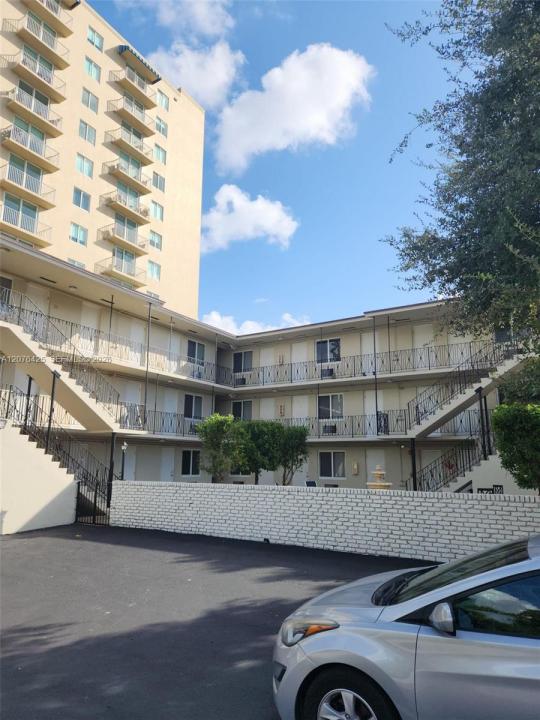 1085 SW 37th Ave 12, Miami, Florida 33135, Stati Uniti