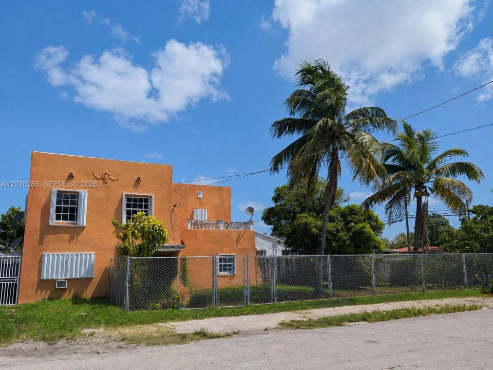 200 NW 34th Ave, Miami, Florida 33125, Stati Uniti