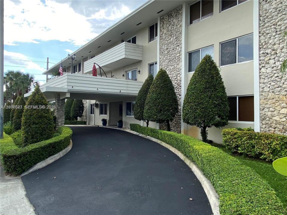 6250 Bird Rd B7, South Miami, Floride 33155, États-Unis