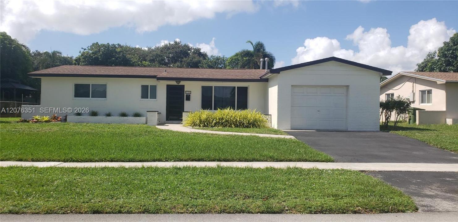 8320 NW 24th Ct, Pembroke Pines, Floride 33024, États-Unis