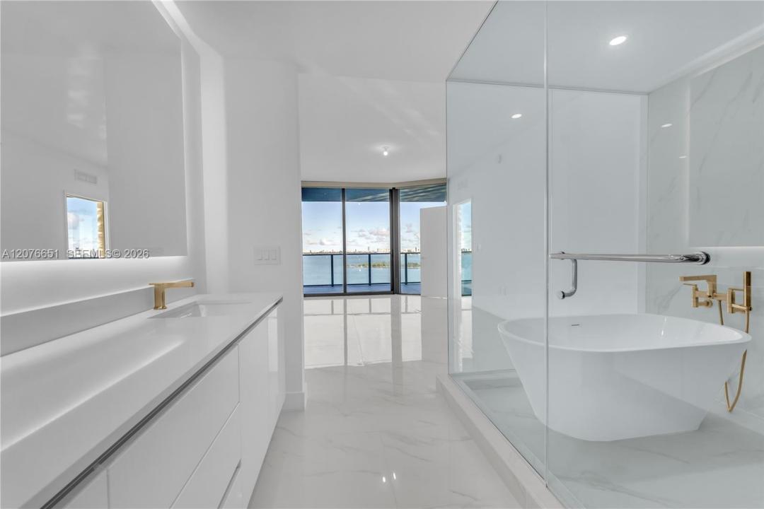 700 NE 24th Street 1407, Miami, Florida 33137, USA