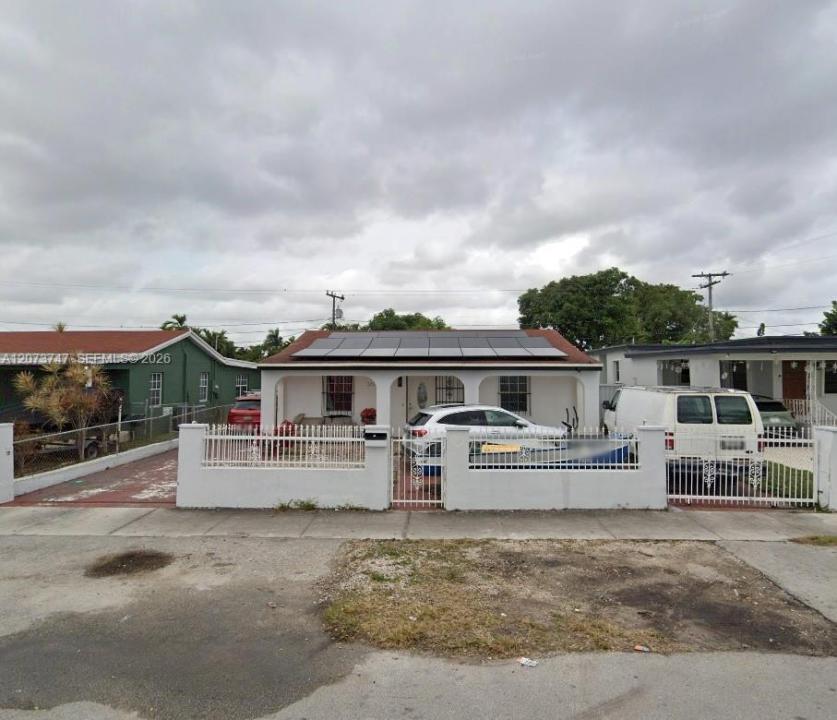 3627 NW 18th St, Miami, Floride 33125, États-Unis