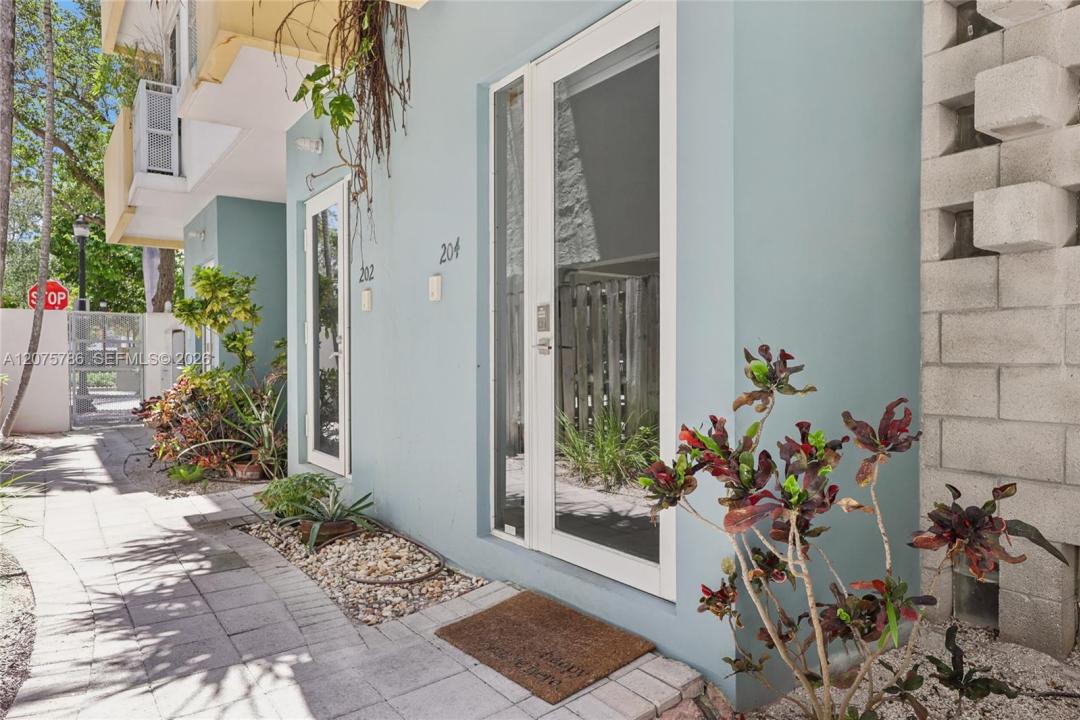 204 Washington Ave 13, Miami Beach, Florida 33139, USA