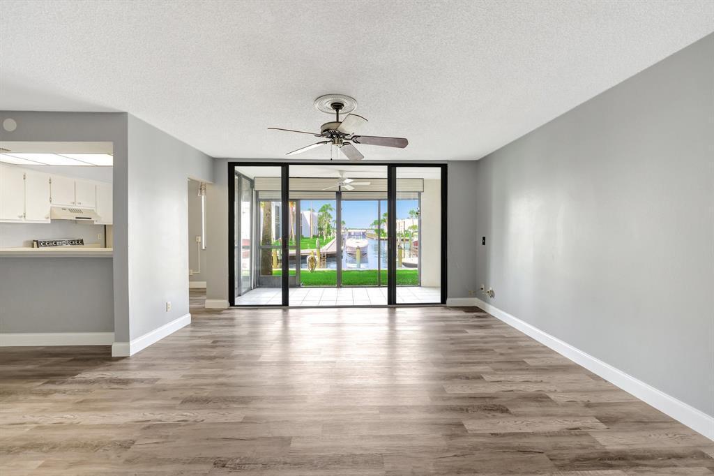 1950 SW PALM CITY Road 5104, Stuart, Florida 34994, USA