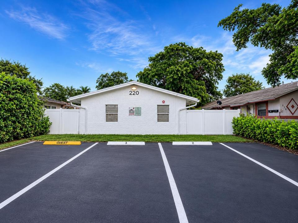 220 NW 12TH Court # 3, Pompano Beach, Floride 33060, États-Unis