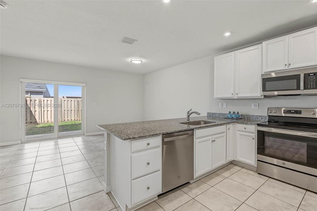 446 NW 11th Ave 446, Florida City, Florida 33034, Stati Uniti