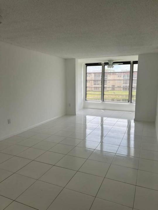 2881 N Pine Island Road 208, Sunrise, Florida 33322, Stati Uniti
