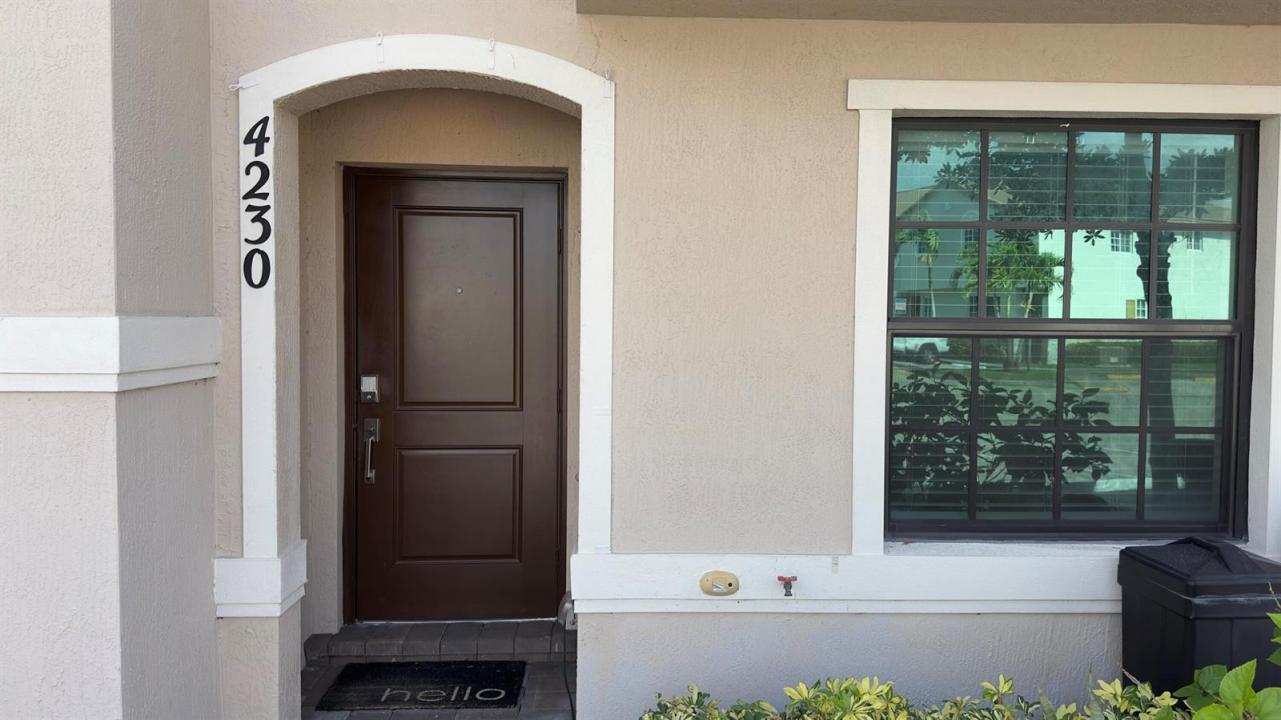 4230 NAPOLI LAKE Drive, Riviera Beach, Floride 33410, États-Unis