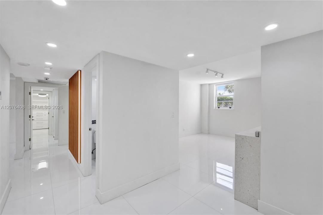 90 Edgewater Dr 104, Coral Gables, Florida 33133, Stati Uniti