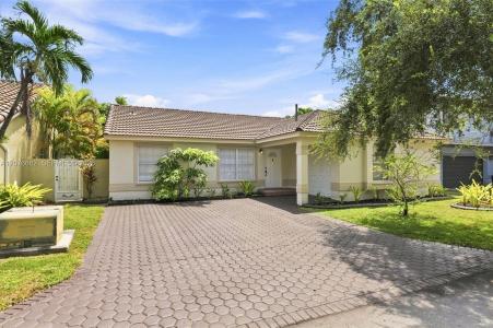 19181 NW 89th Ave, Hialeah, Florida 33018, USA