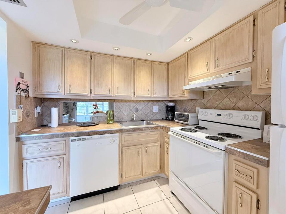 2800 NW 47th Terrace 106B, Lauderdale Lakes, Floride 33313, États-Unis