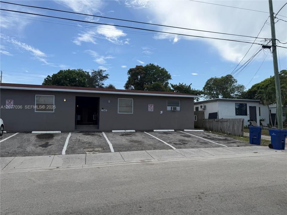 1245 W 35th St 2, Riviera Beach, Florida 33404, USA