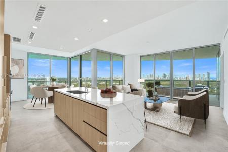 2411 Laguna Circle 2511, North Miami, Floride 33181, États-Unis