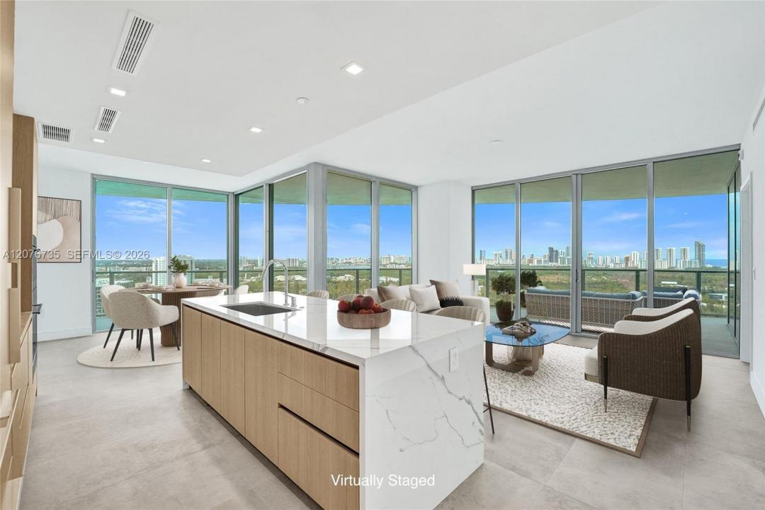 2411 Laguna Circle 2511, North Miami, Floride 33181, États-Unis