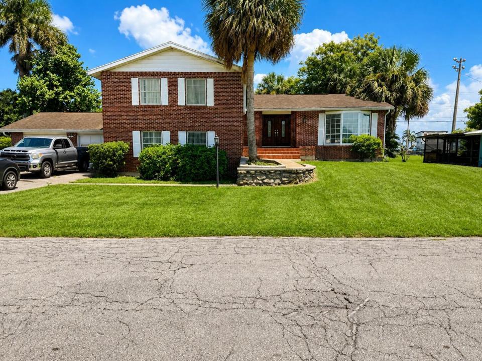 909 NE 3rd Street, Belle Glade, Flórida 33430, Estados Unidos