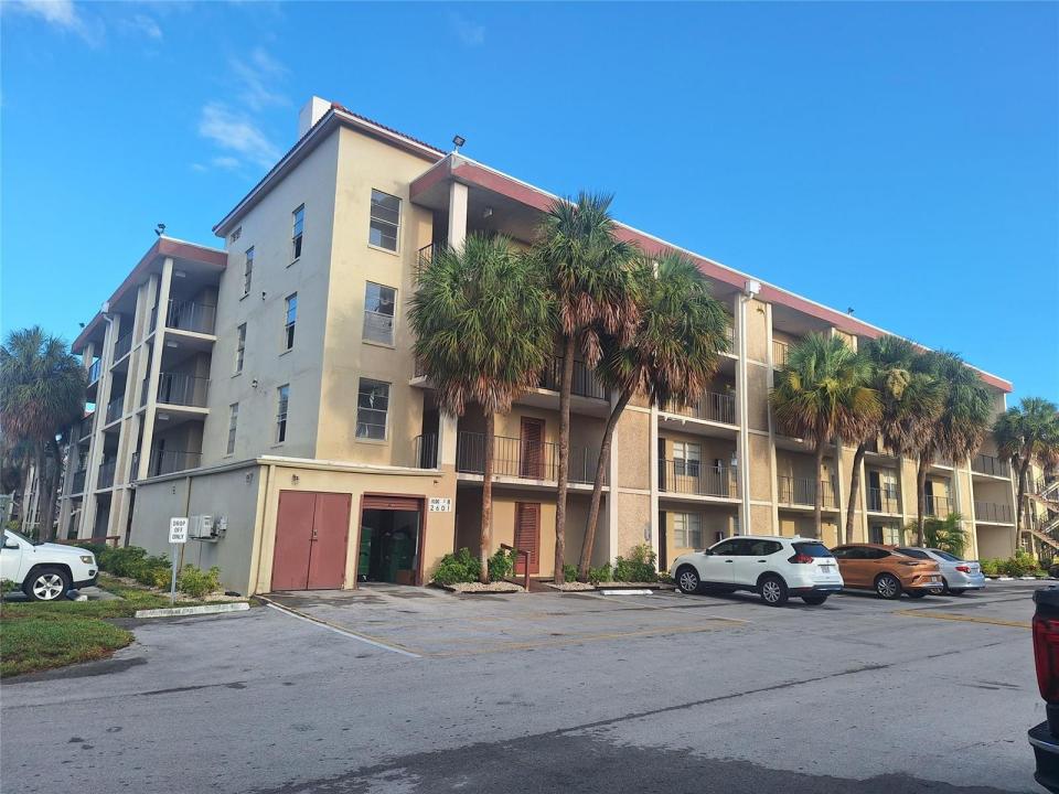 2601 NW 48TH Terrace 345, Lauderdale Lakes, Floride 33313, États-Unis