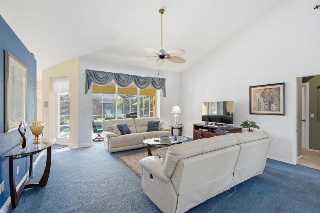 692 SW EWING Avenue, Port St. Lucie, Floride 34983, États-Unis