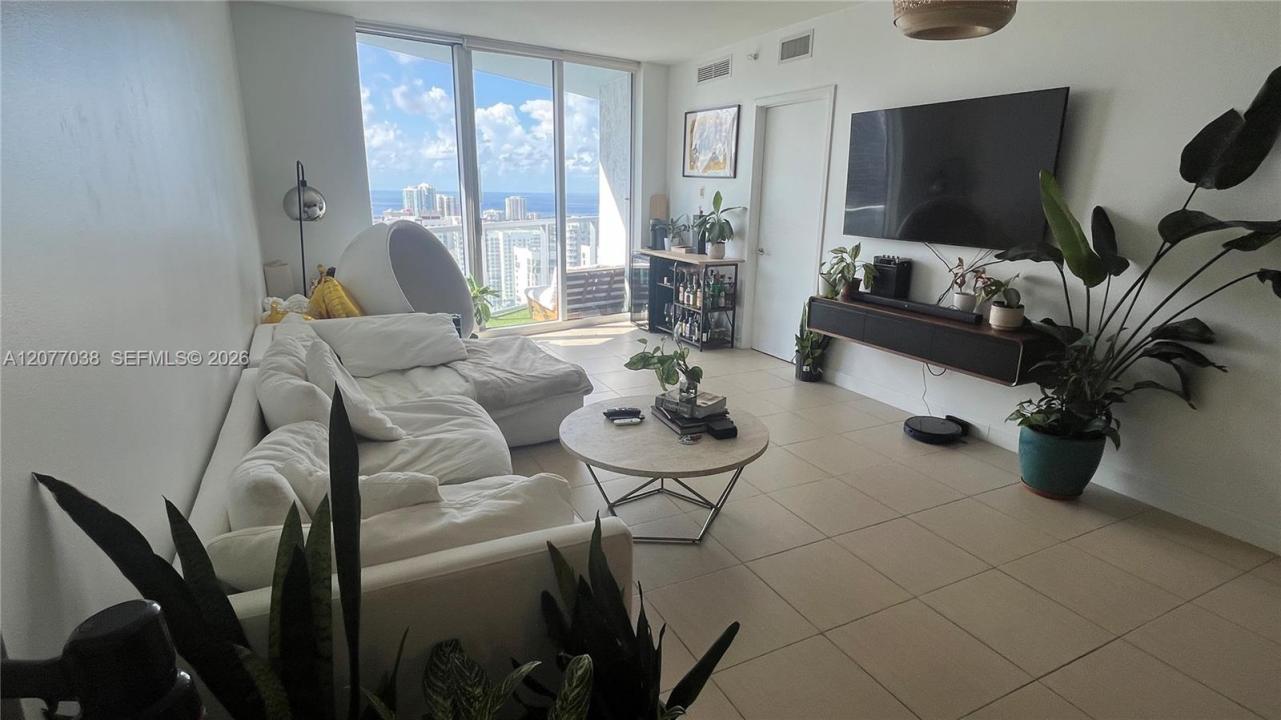 185 SW 7th St 3702, Miami, Florida 33130, Stati Uniti