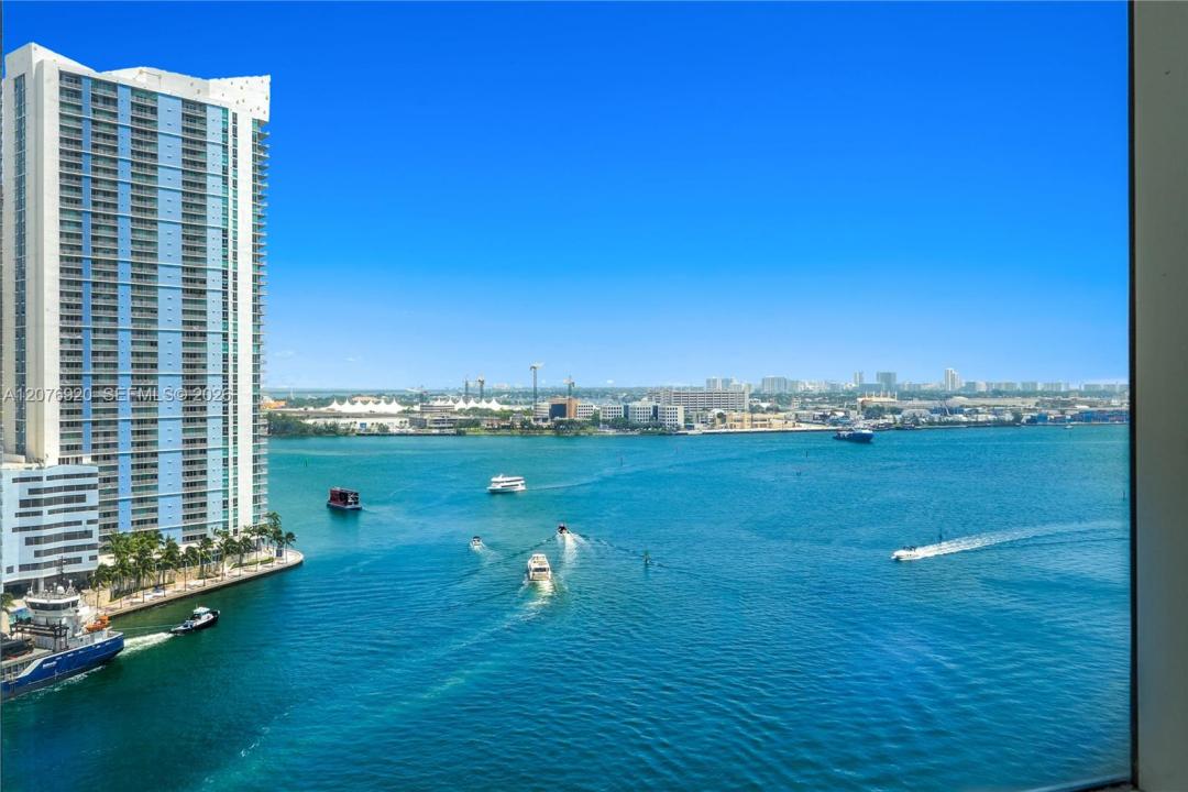 901 Brickell Key Blvd 1807, Miami, Floryda 33131, USA